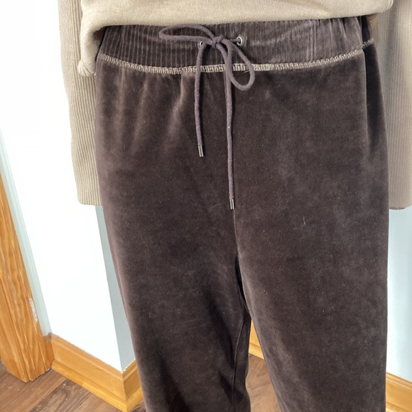 2pc. Jones NY ‘Velour’ Sweatsuit - Picture 5 of 5